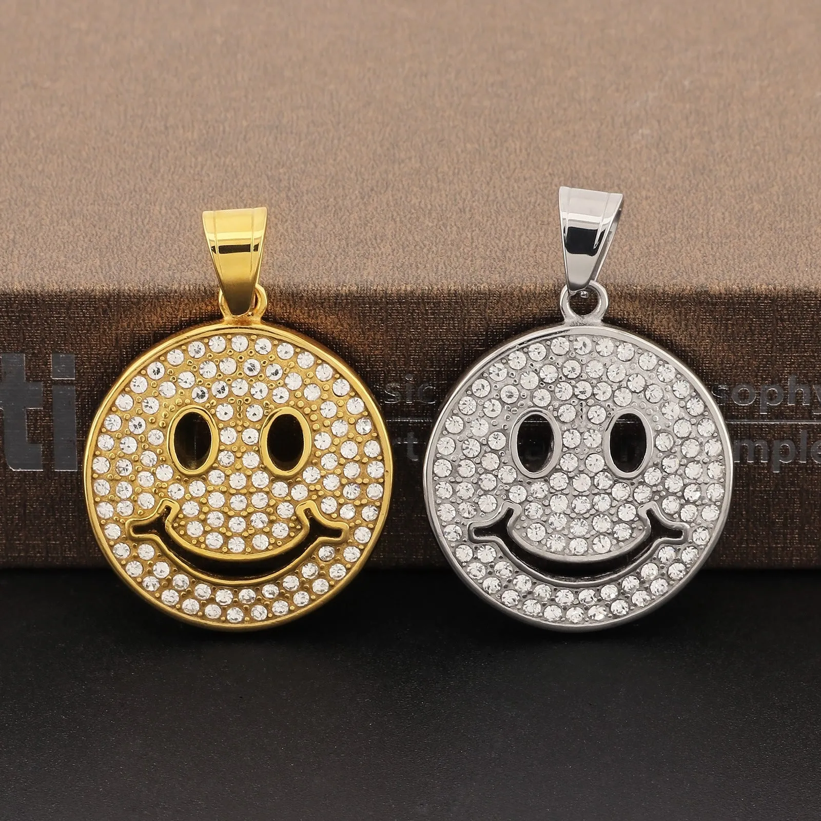 Cross-Border Hiphop Zircon Smiley Face Pendant for Men and Women in Stainless Steel