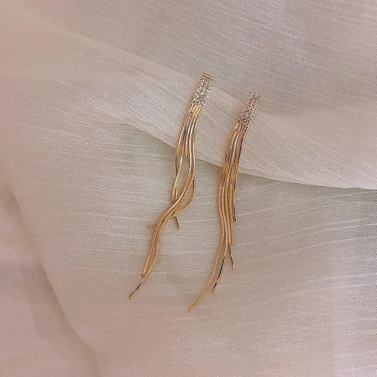 E203 Dangle earrings