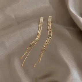 E203 Dangle earrings