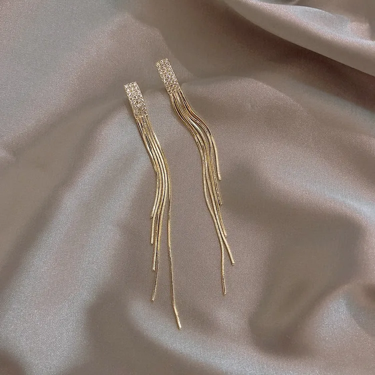 E203 Dangle earrings