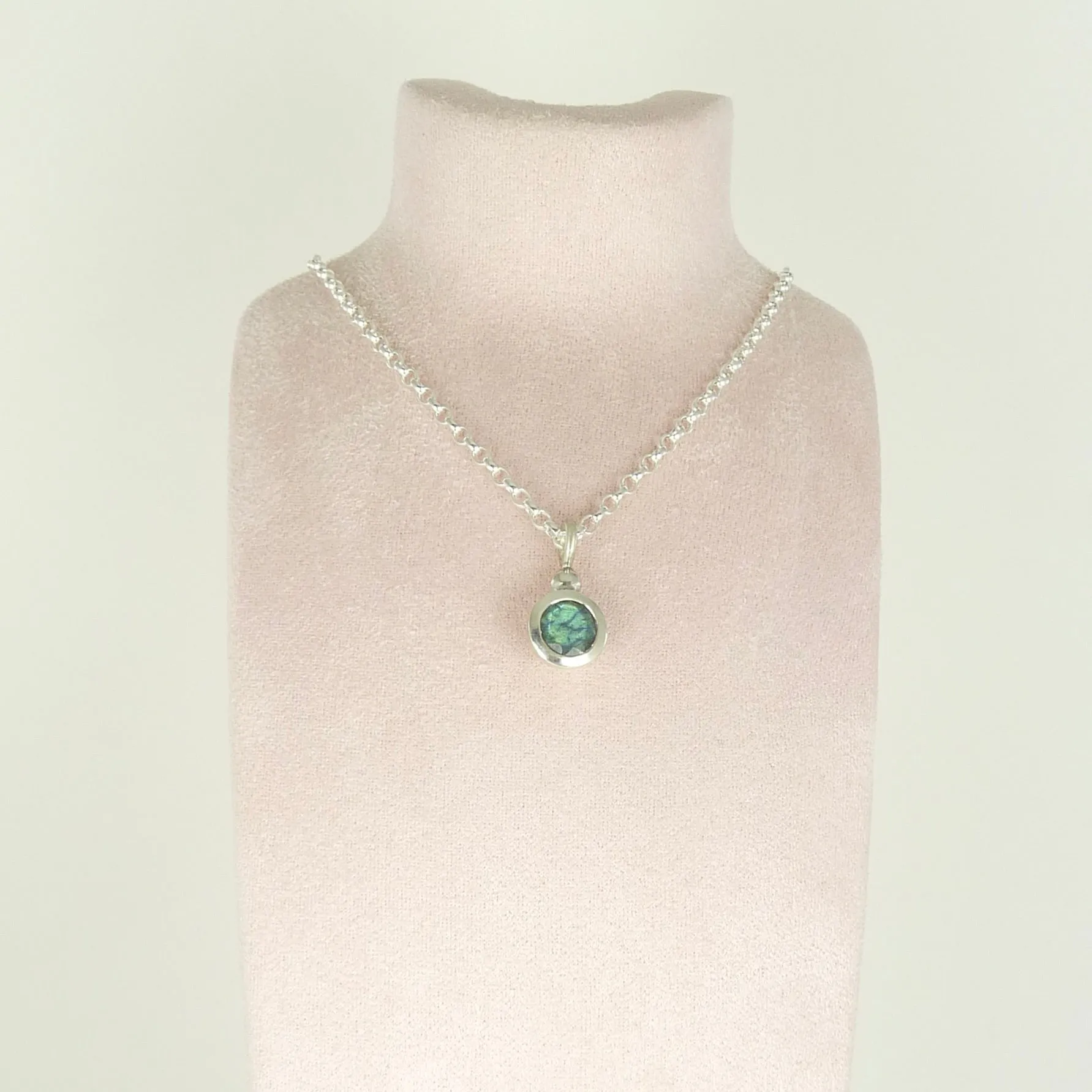 Labradorite Cup Set Pendant