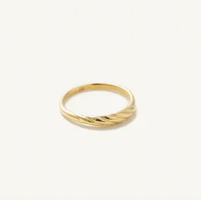 Mini Croissant Ring-Gold