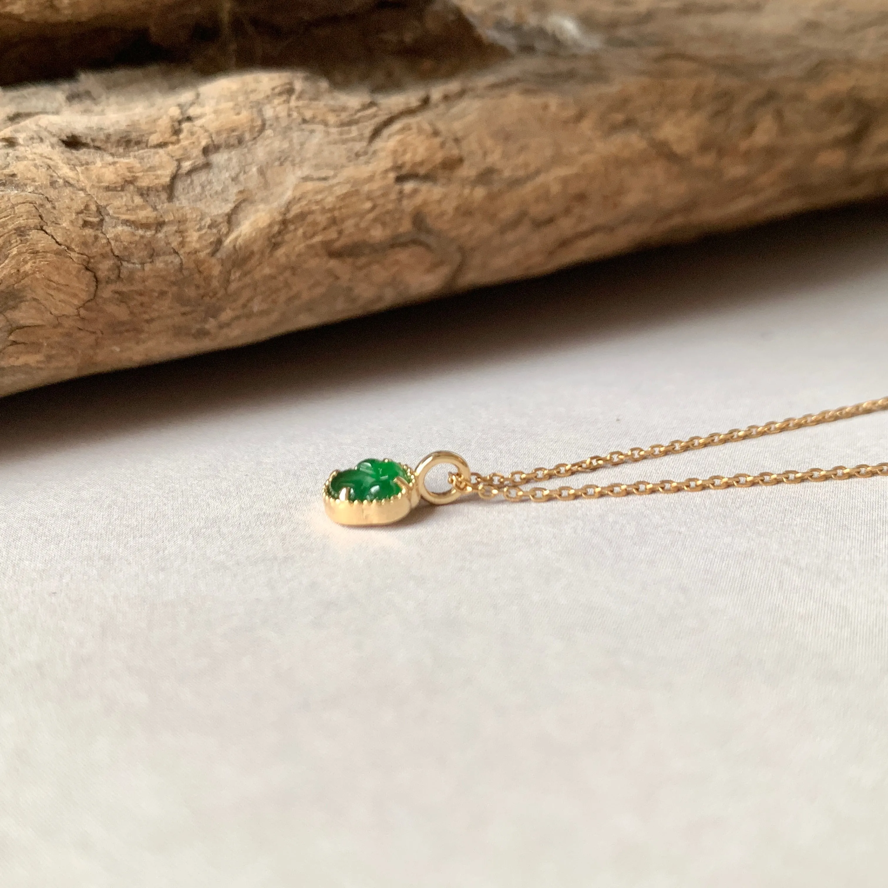 SOLD OUT: Icy A-Grade Imperial Green Jadeite Kitten Paw Pendant No.171971