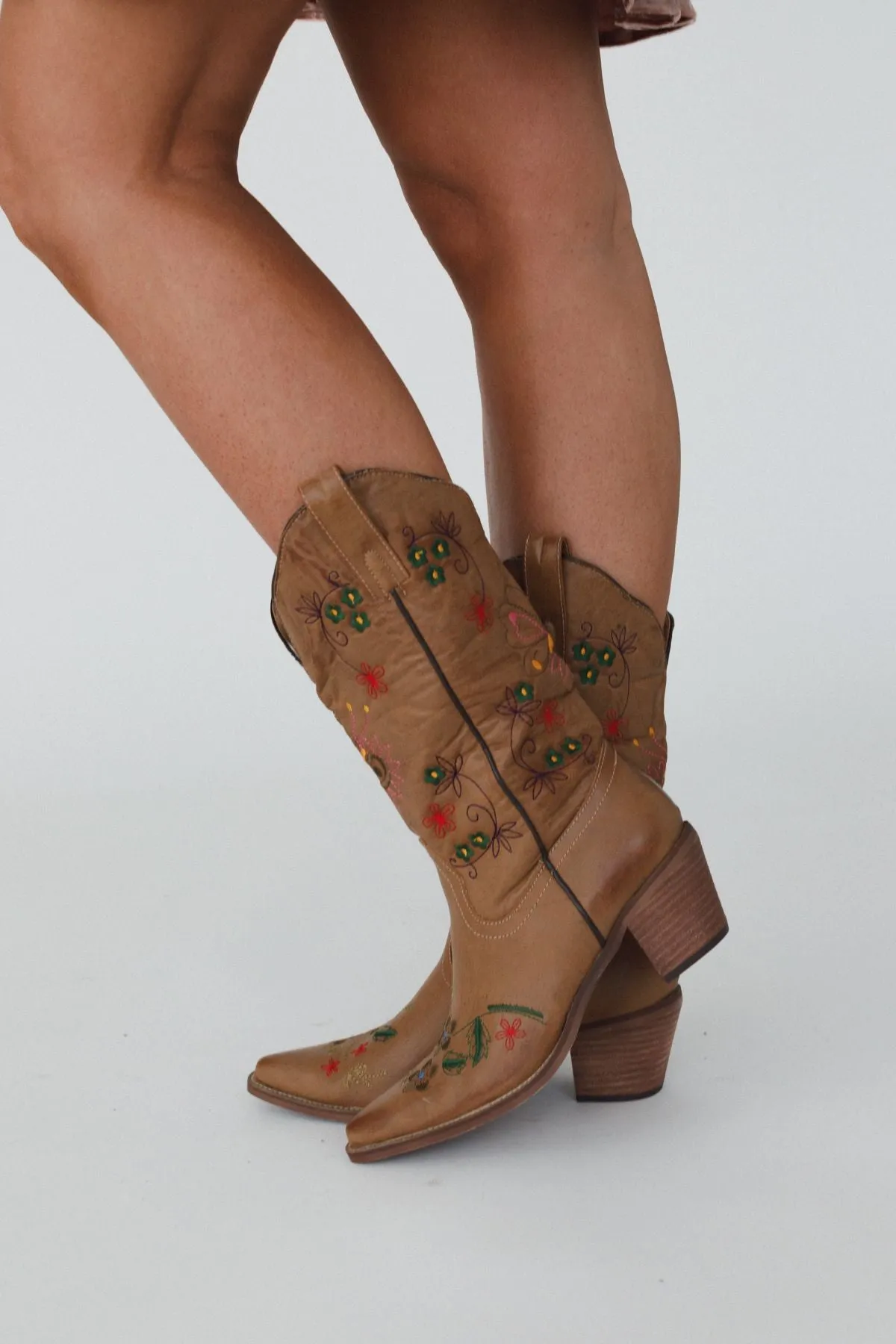 Sunset Saddle Floral Boots - Tan