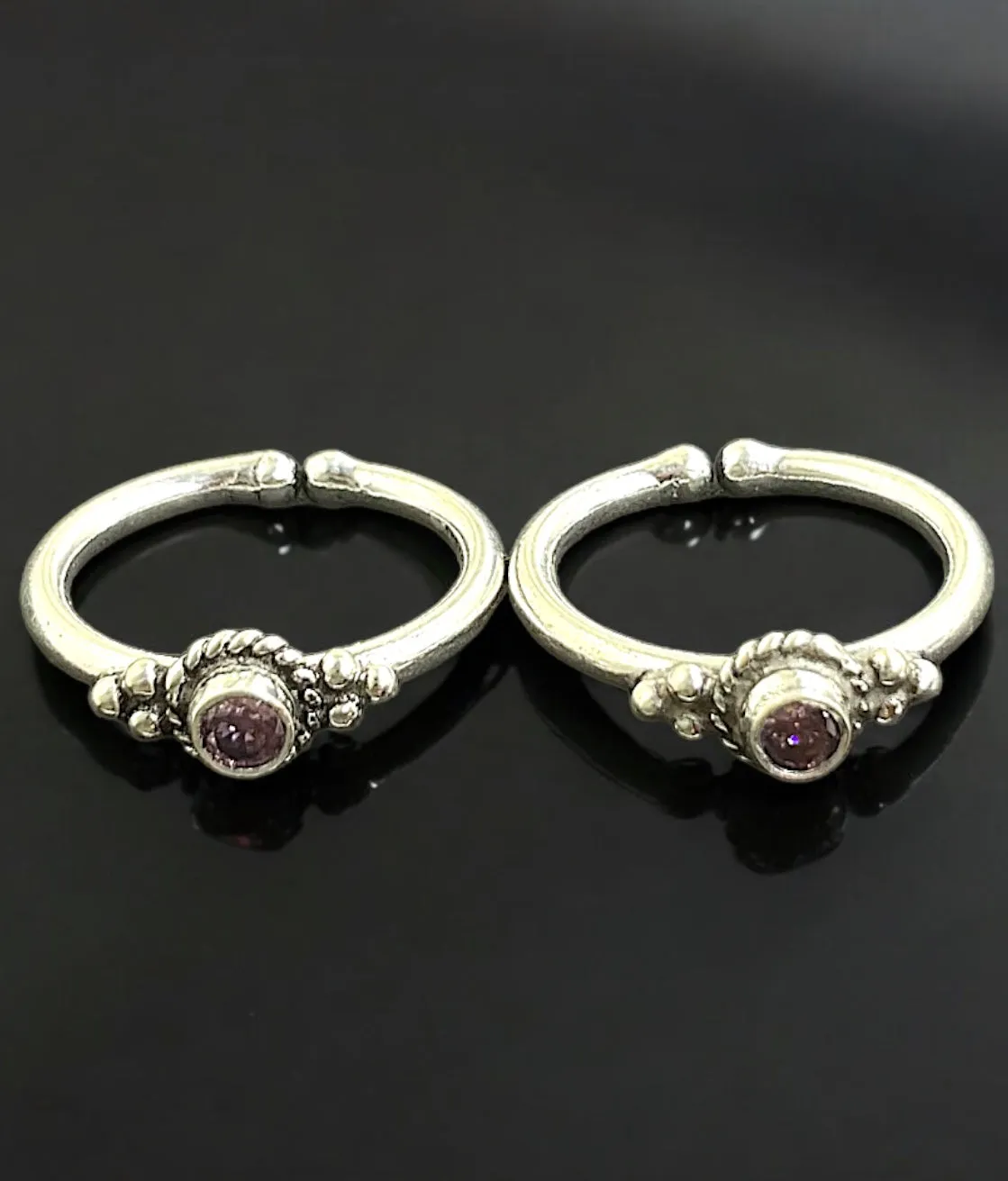 The Yakshi Silver Gemstone Toe-Rings (White)