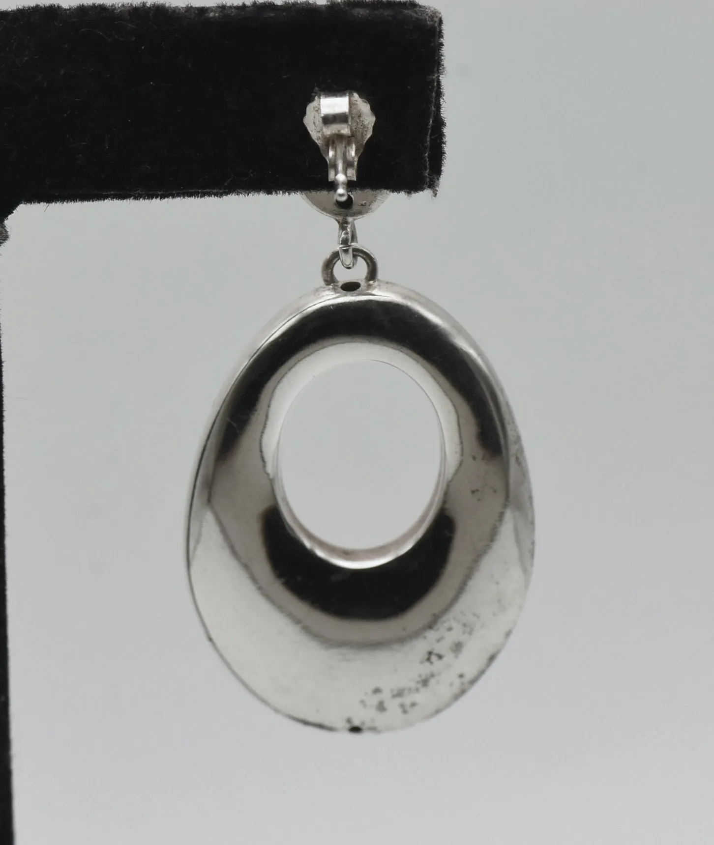 UNMATCHED Milor - Vintage Sterling Silver Hollow Oval Dangle Earring