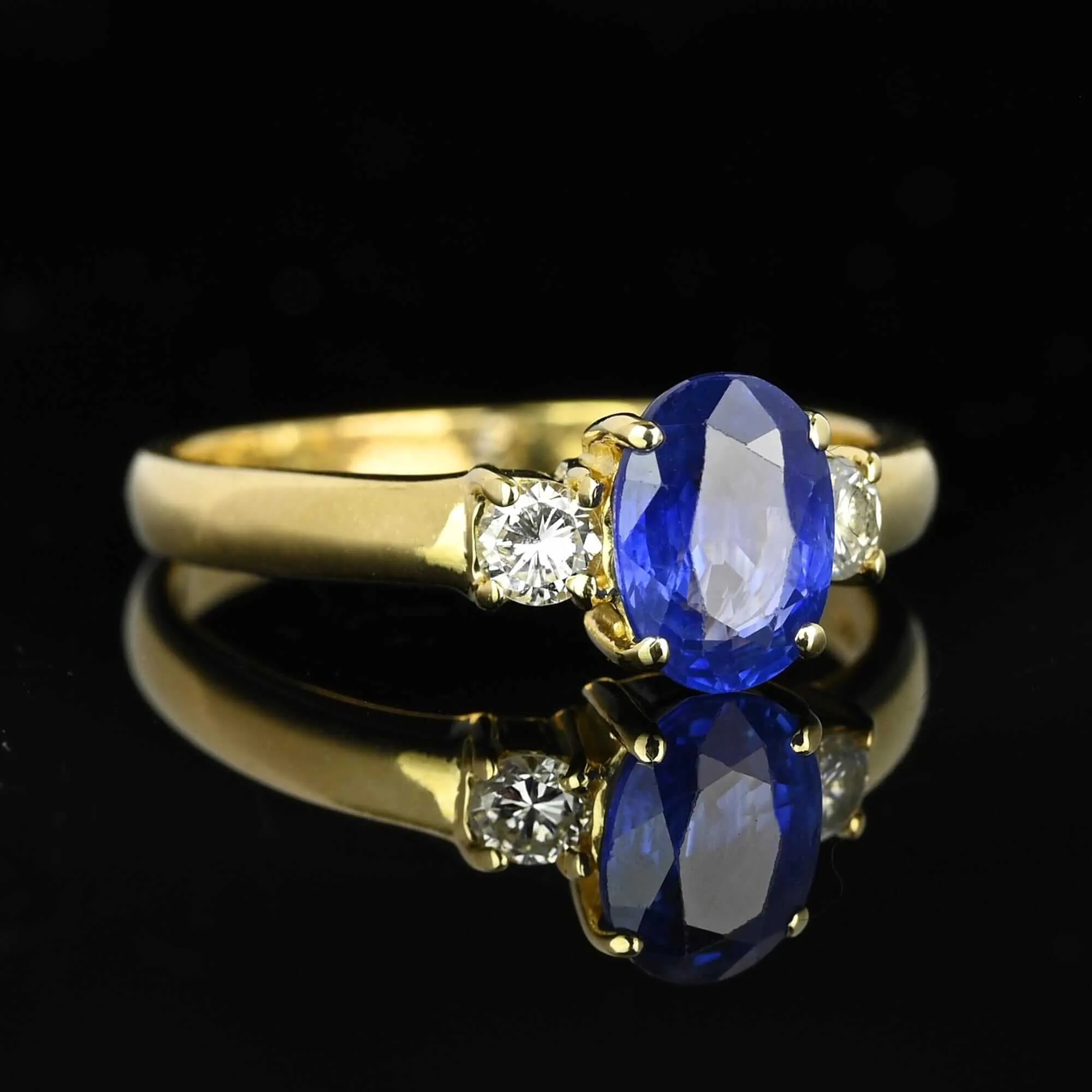 Vintage 14K Gold Diamond & Ceylon Sapphire Ring