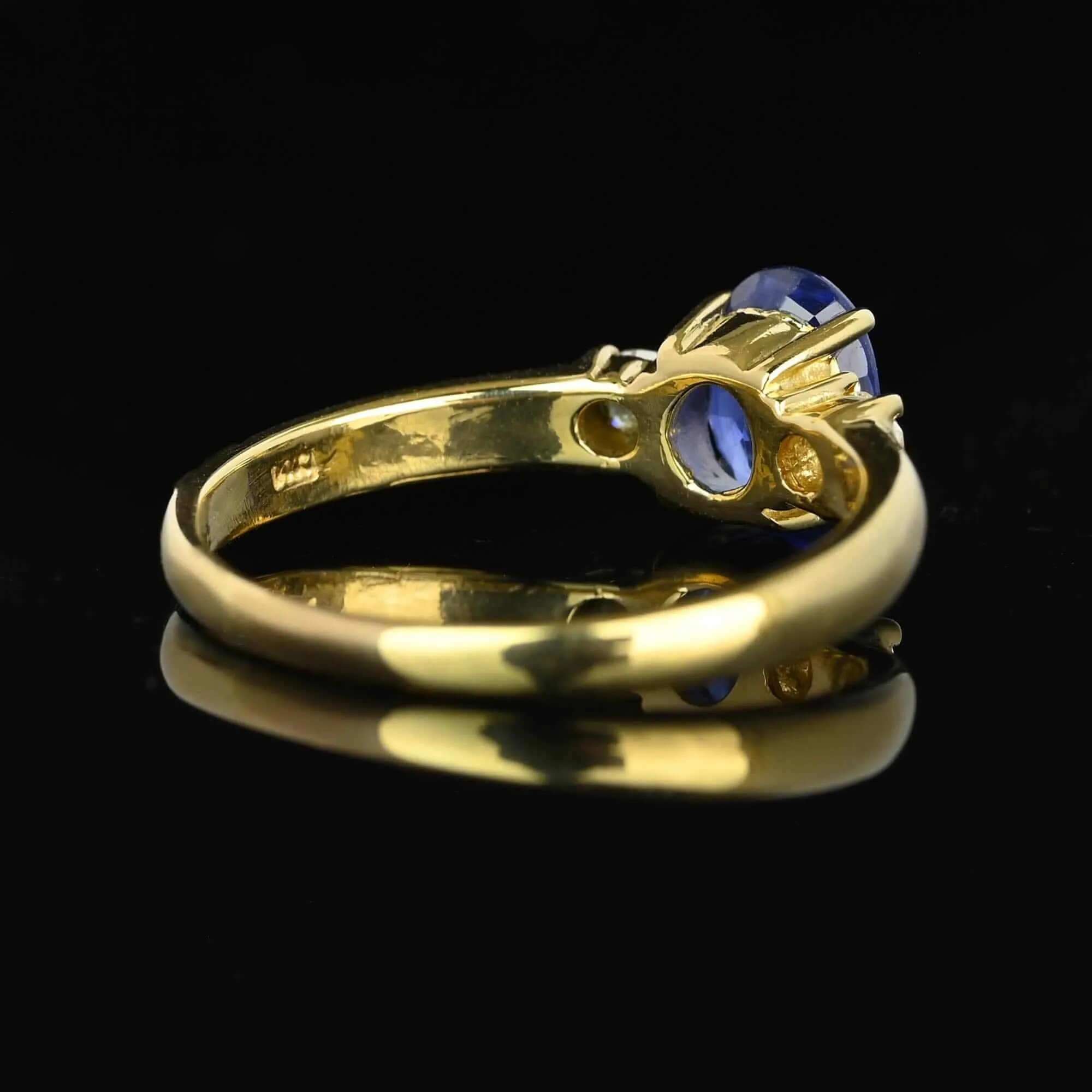 Vintage 14K Gold Diamond & Ceylon Sapphire Ring