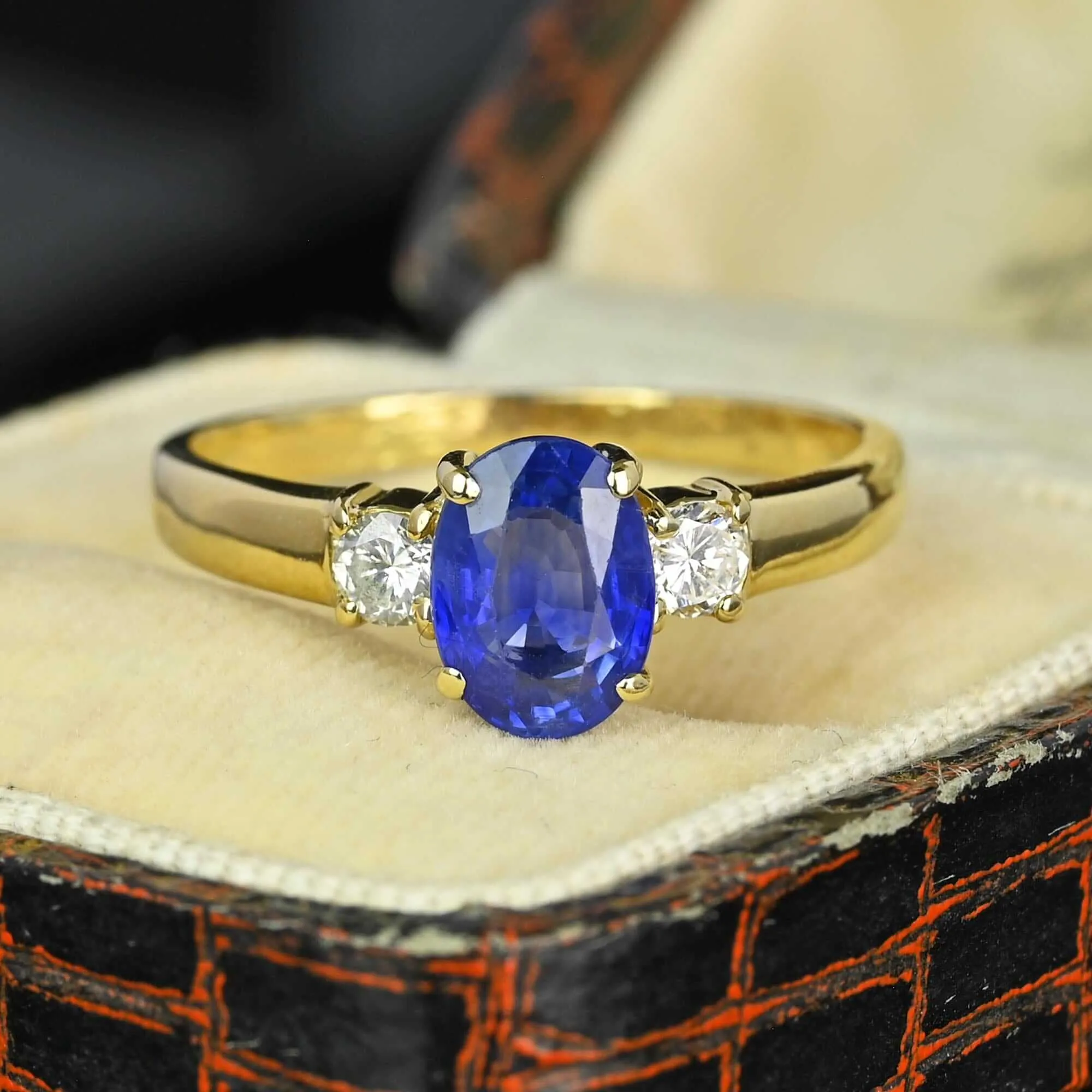 Vintage 14K Gold Diamond & Ceylon Sapphire Ring