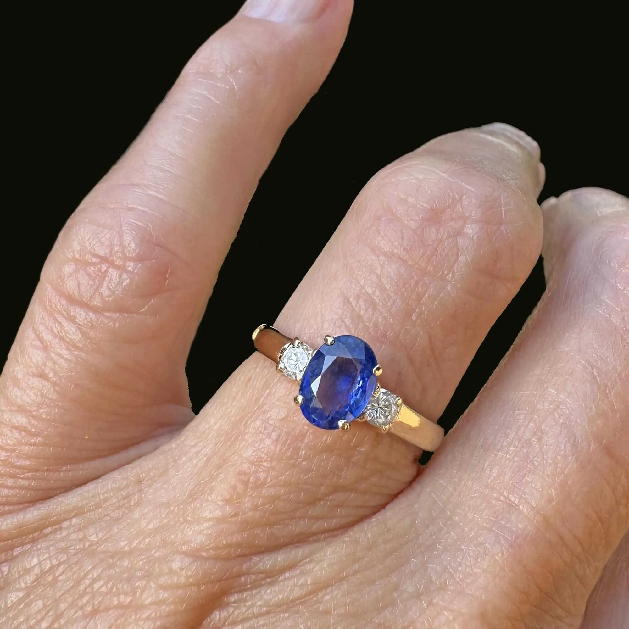 Vintage 14K Gold Diamond & Ceylon Sapphire Ring