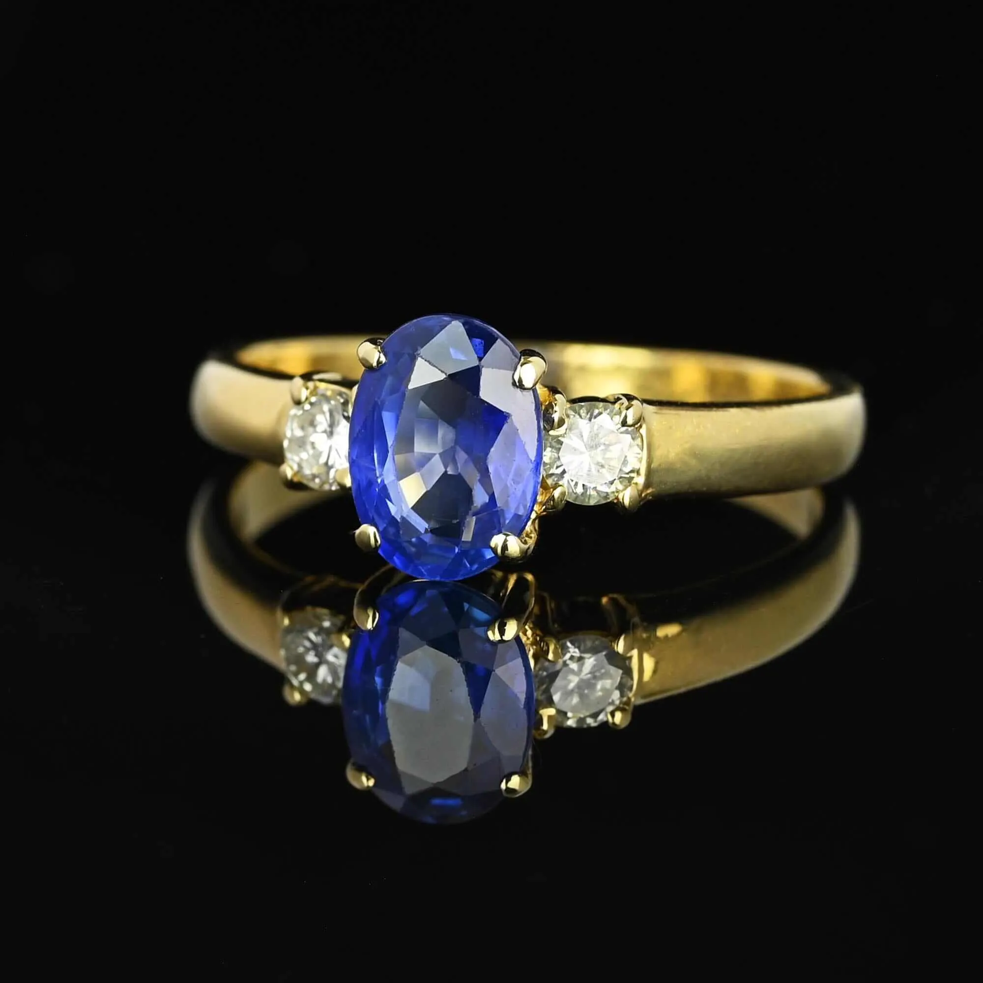Vintage 14K Gold Diamond & Ceylon Sapphire Ring
