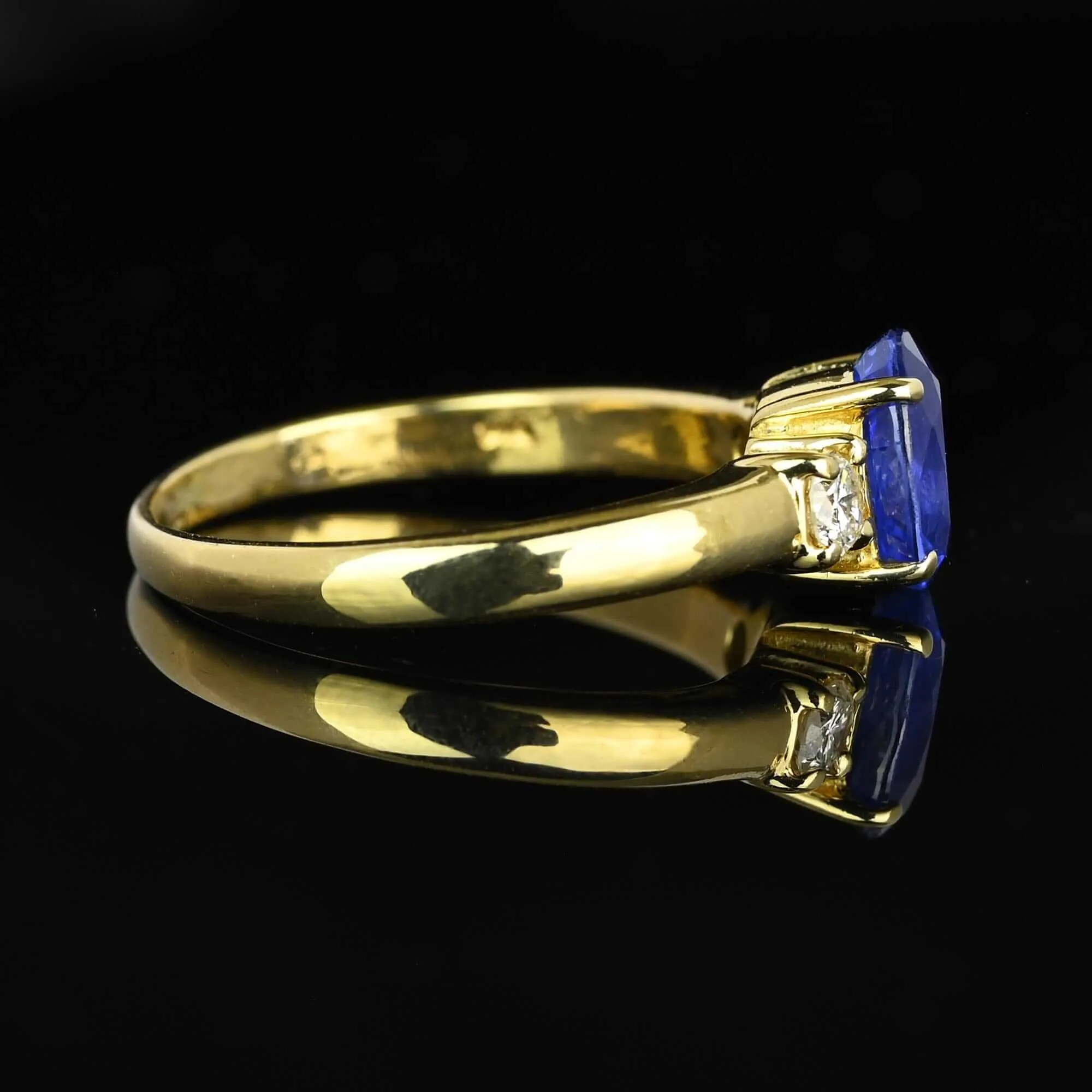 Vintage 14K Gold Diamond & Ceylon Sapphire Ring